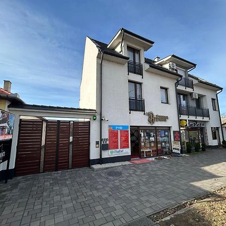 Lexi Classic Apartman Hajdúszoboszló Esterno foto